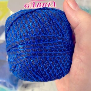 20+2 balls of textured yarn